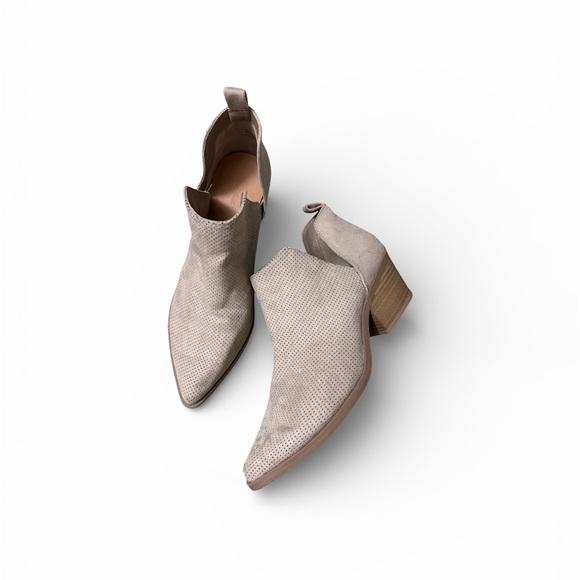 Universal Thread Taupe Ankle Booties - Picture 2 of 7